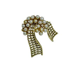 Vintage Gold Tone And Faux Pearl Ribbon Brooch (5753)